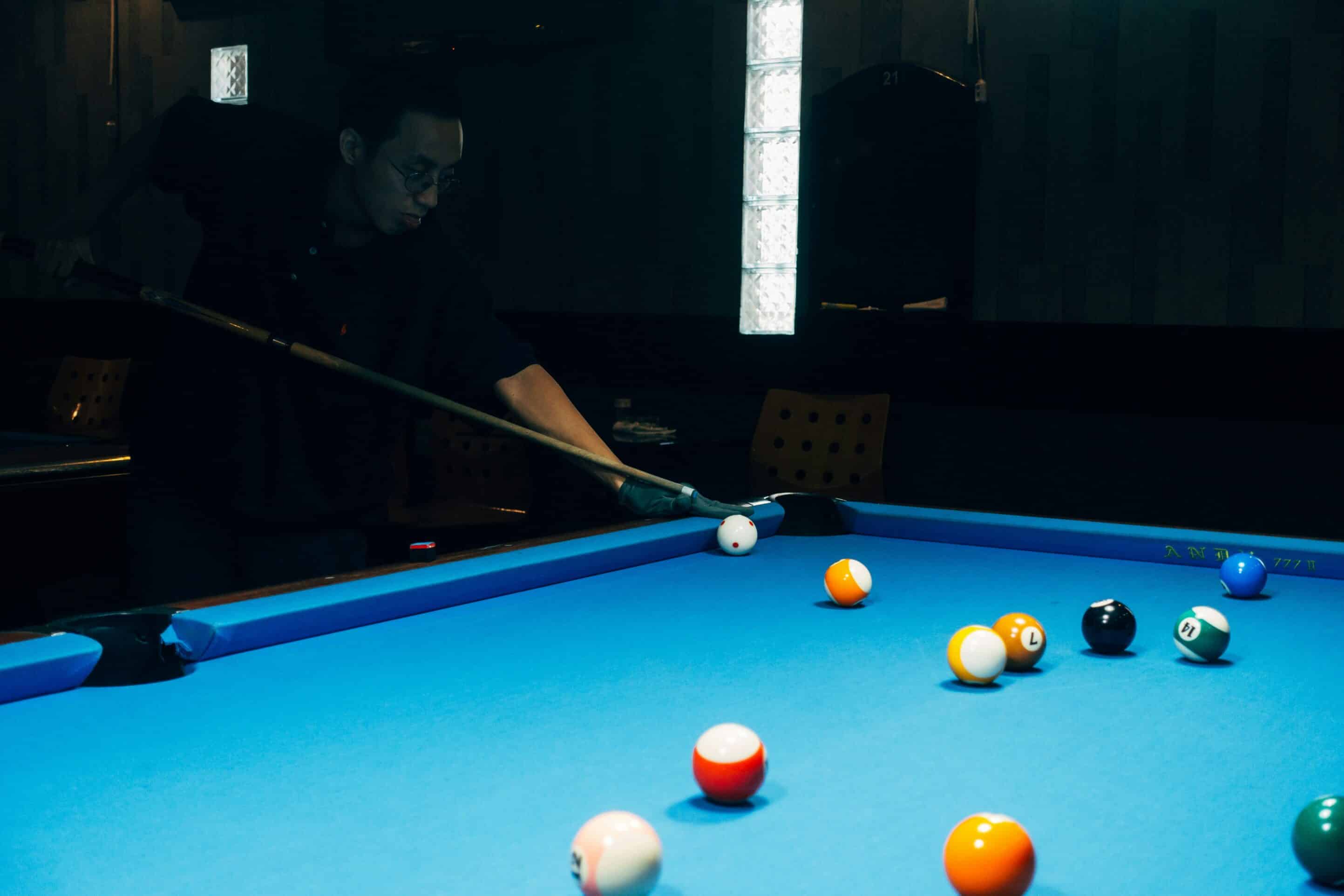 ManPlayingPool ManPlayingPool